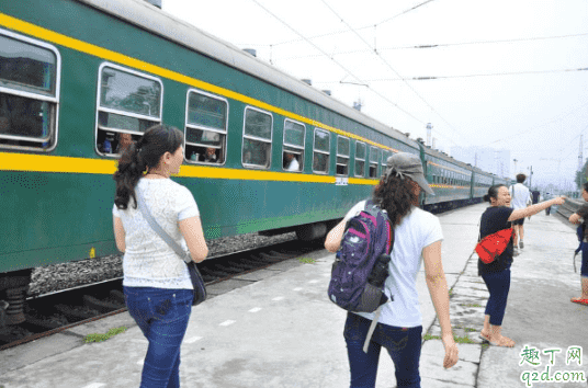 疫情期間坐火車可以吃東西嗎 疫情期間坐火車怎么吃東西3